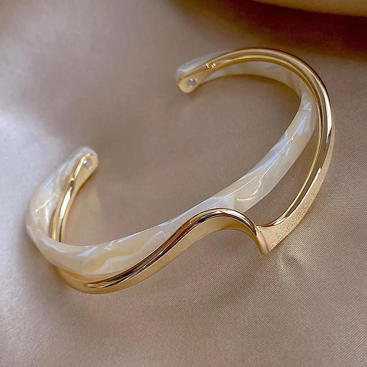 Luxury Shell Bracelet - Oria Jewel