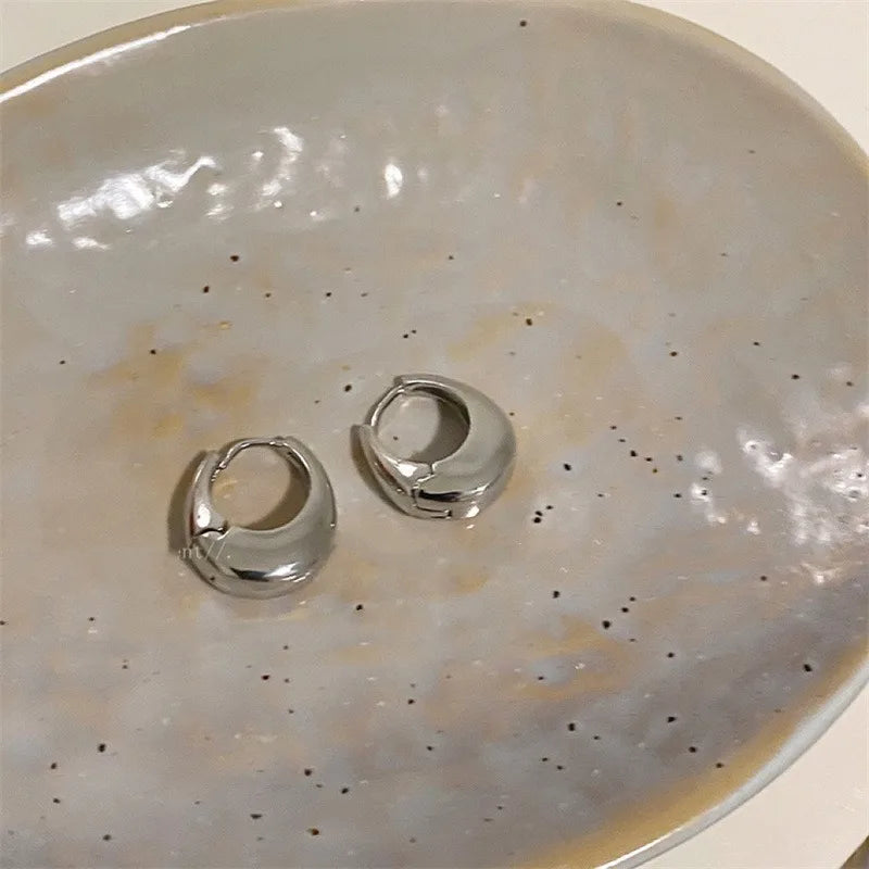 Smooth Metal Hoop Earrings - Oria Jewel