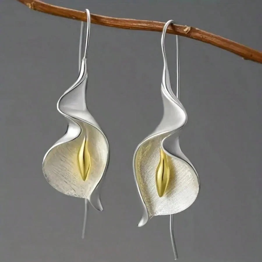 Fashion Korean Angel Eye Earrings Gold Color Plated Rhinestones Inlay Tulip Petal Hoop Earring Women&