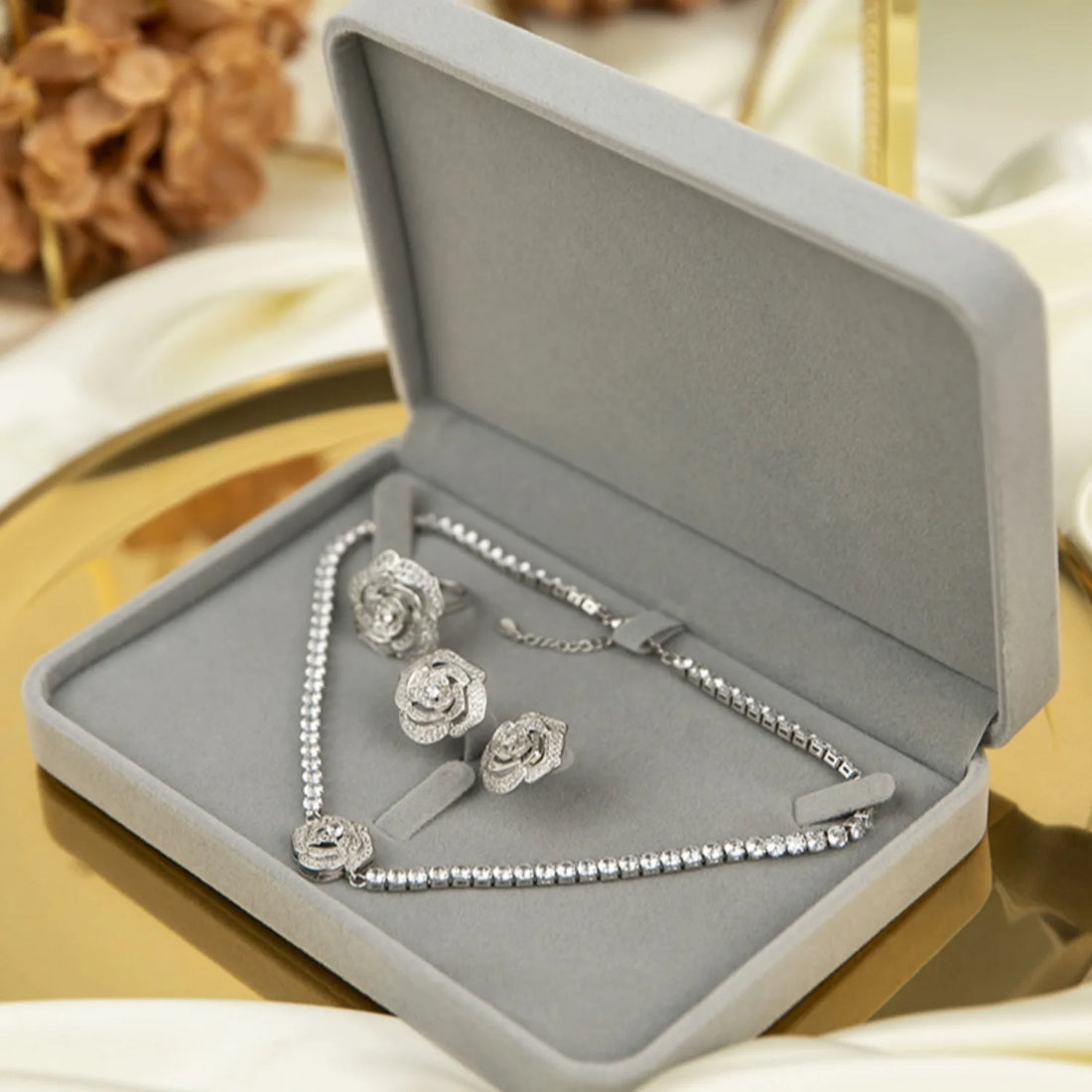 Luxury Flannel Jewelry Display Box for proposal or gift presentation | Oria Jewel