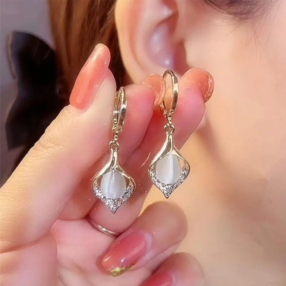 Fashion Korean Angel Eye Earrings Gold Color Plated Rhinestones Inlay Tulip Petal Hoop Earring Women&