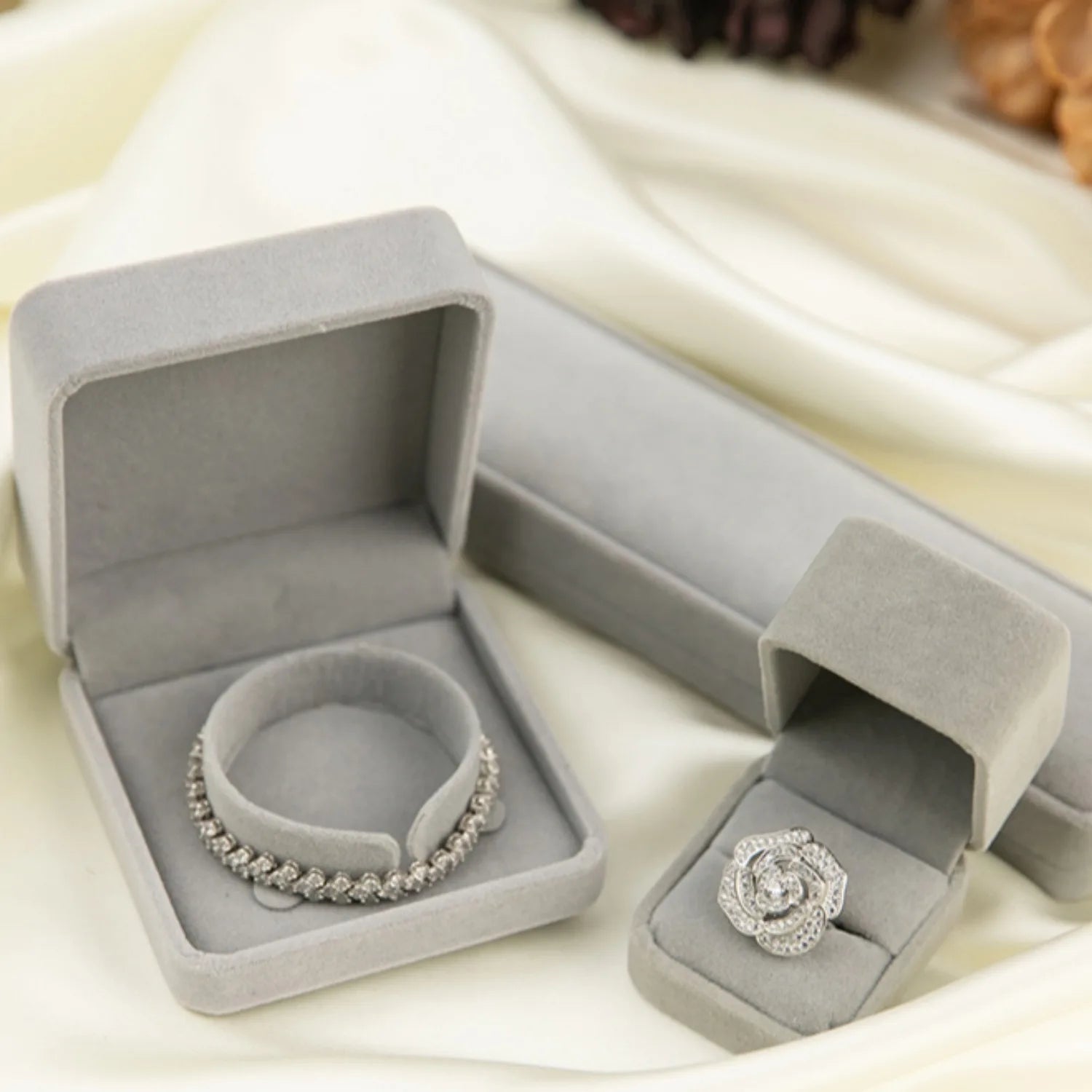 1PC (Retro Simple Rings, Necklaces, Bracelets, Jewelry, Gold, Jade, Jewelry Sets, High-grade Flannel Storage Sets, Jewelry Displ - Oria Jewel