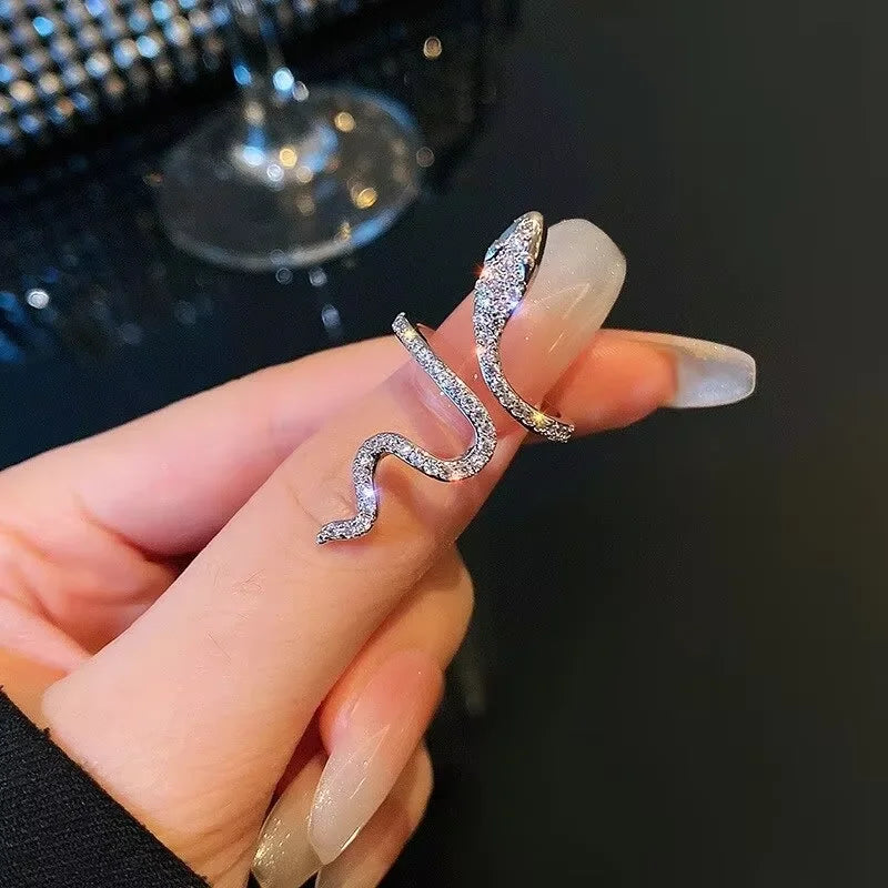 1 Piece Of Fashionable Classic Micro-Set Zircon Snake-Shaped Wrapped Women&