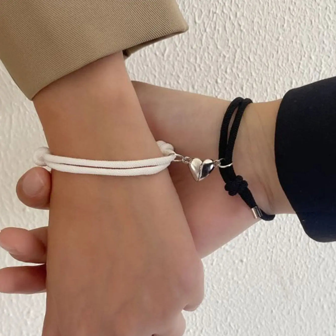 Magnetic Heart Bracelet - Oria Jewel