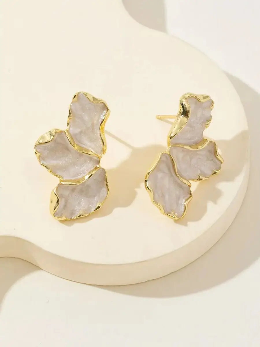 Cream Epoxy Flower Earrings - Oria Jewel