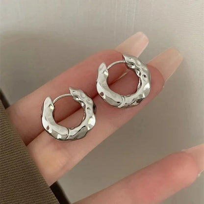 Smooth Metal Hoop Earrings - Oria Jewel