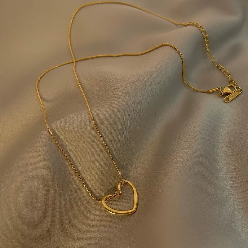 Trendy Heart Pendant Necklace - Oria Jewel