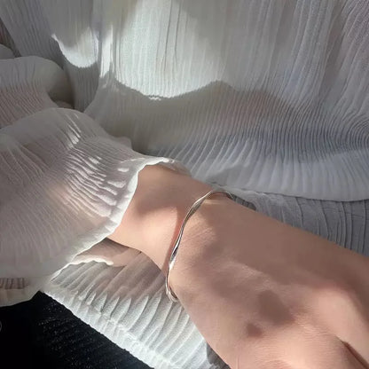 2025 New Fashion Creative Unique Design Style Minimalist Geometric Bending Shape Adjustable Bracelet, Suitable For Mothers to Se - Oria Jewel