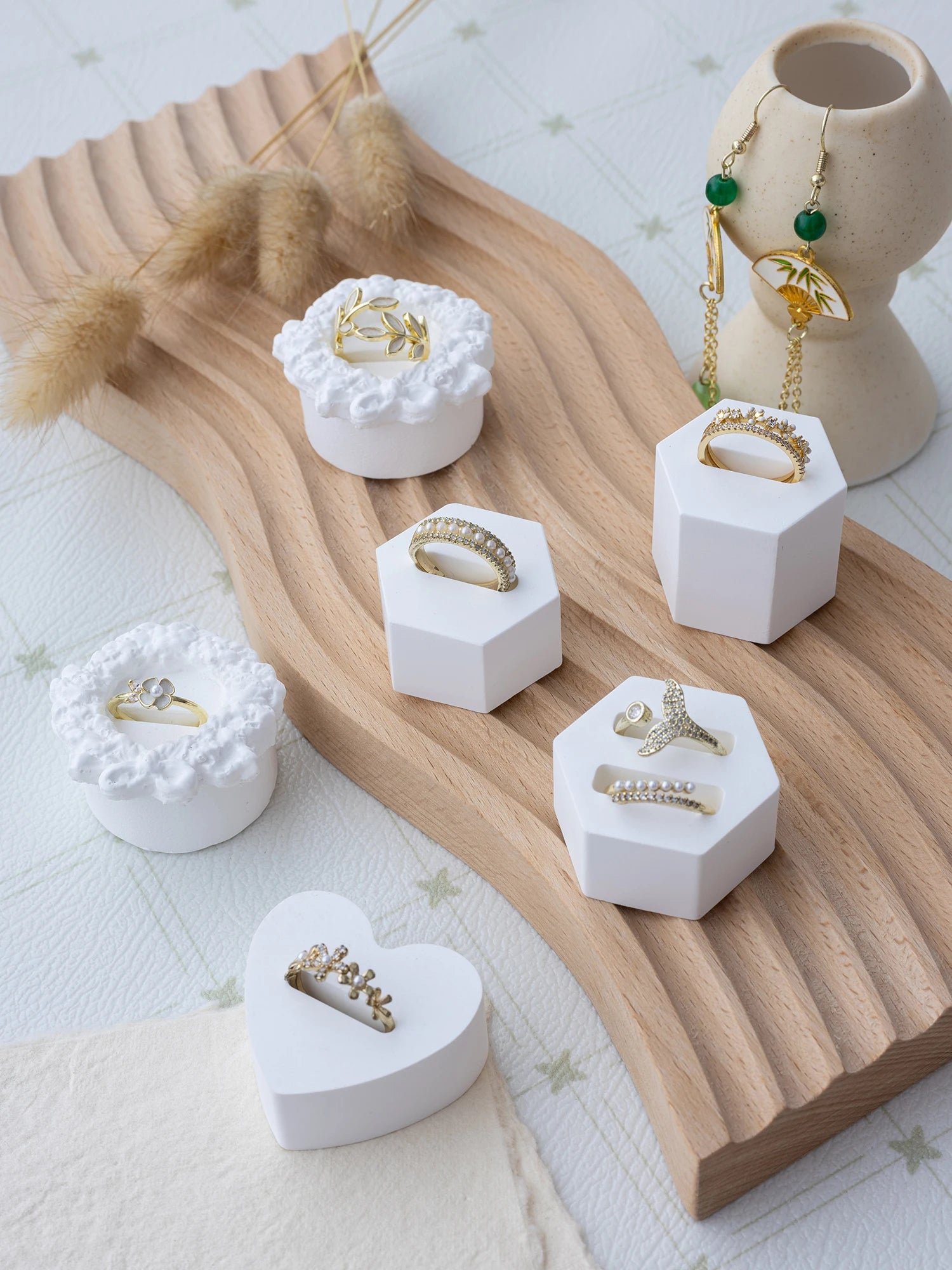 Gypsum white ring display stand holder ,Jewelry organizer props . couple ring display holders case , creative earrings box - Oria Jewel