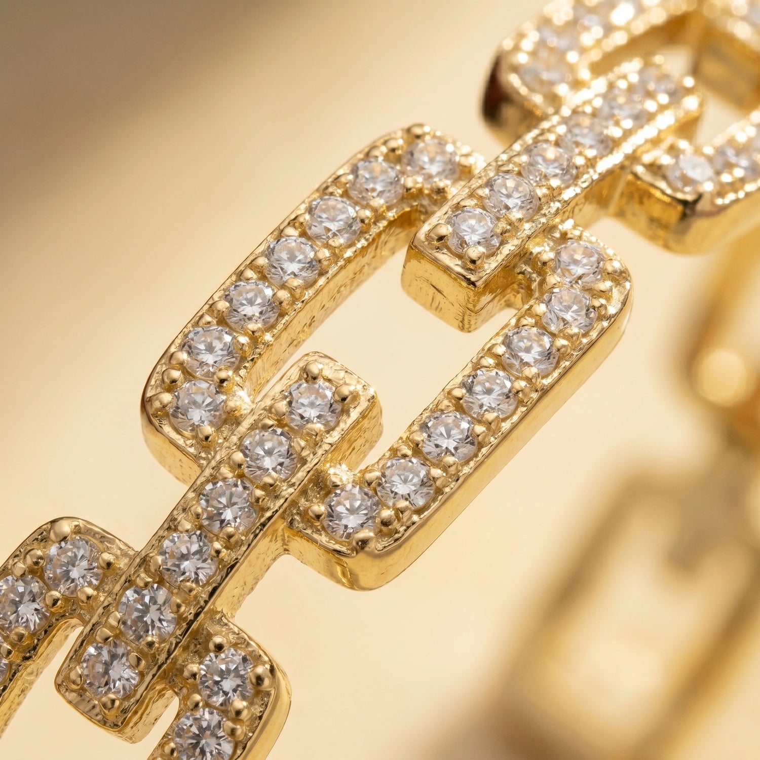 Veluxa Pavé Link Cuff